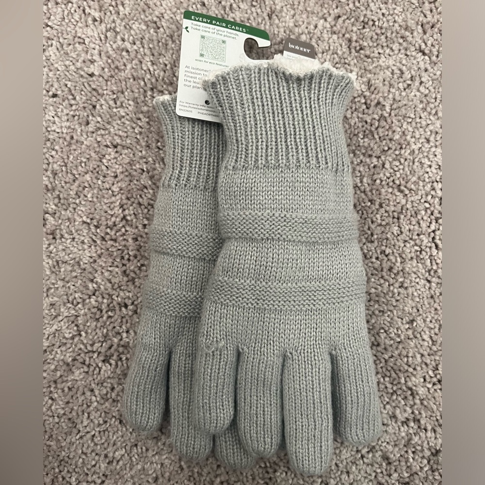 NWT Light Gray 211T6LGY ISOTONER Gloves